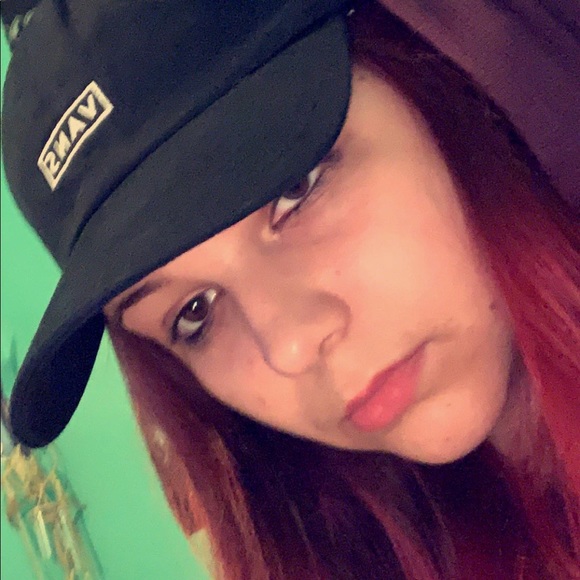 Meet your Posher, Leslie - Picture 1 of 1